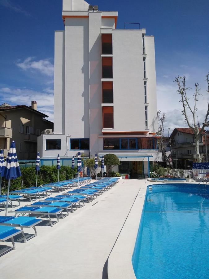 Hotel Senior Cattolica Ngoại thất bức ảnh
